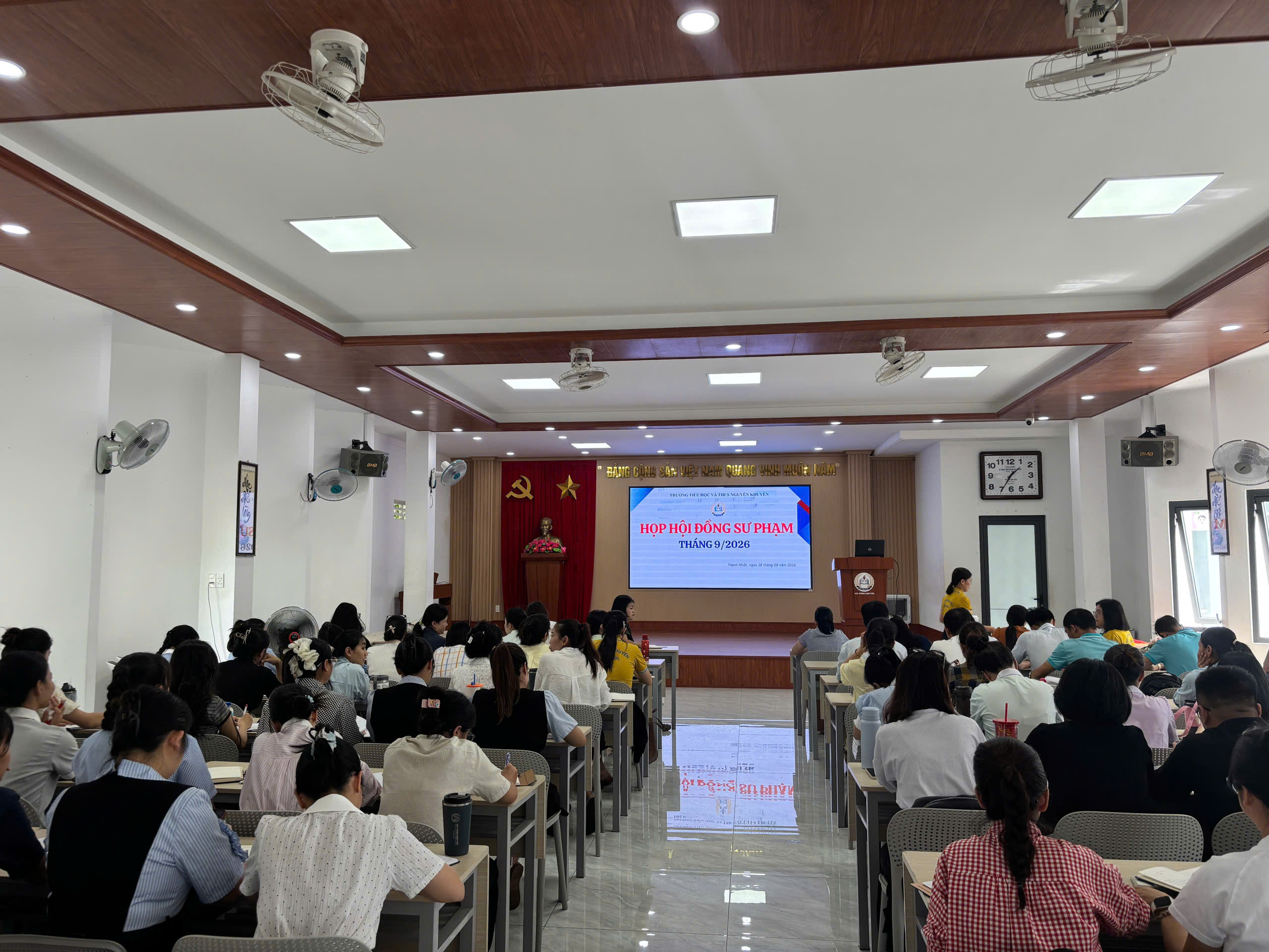 HỌP HỘI ĐỒNG SƯ PHẠM THÁNG 9 NĂM HỌC 2026-2027